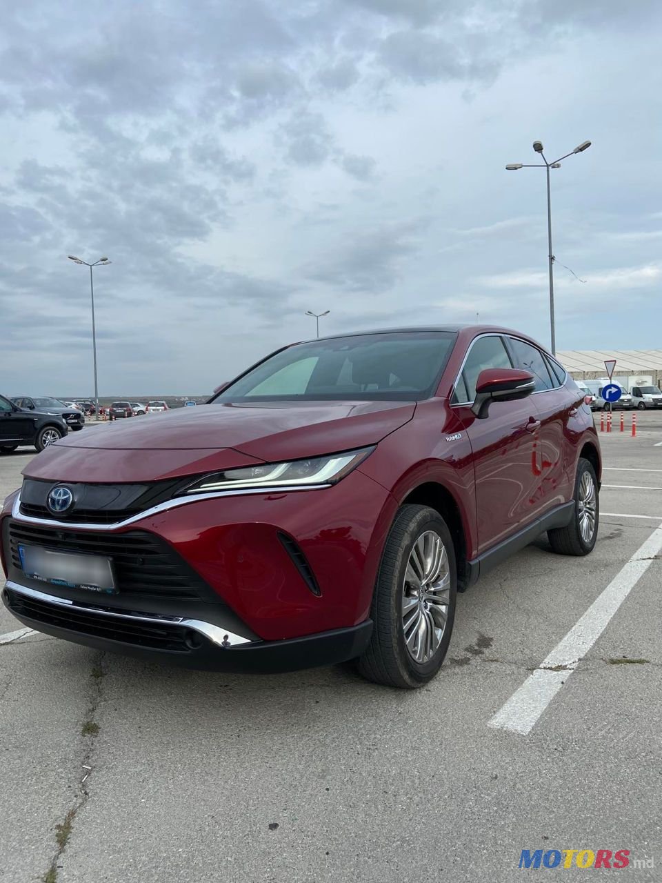 2021' Toyota Venza photo #2