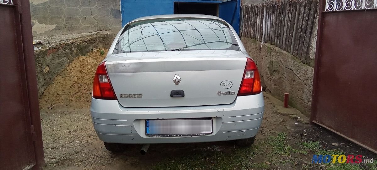 2001' Renault Clio Symbol photo #6