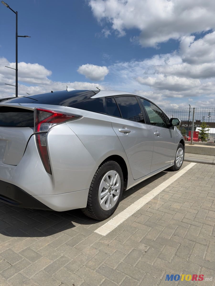 2016' Toyota Prius photo #3