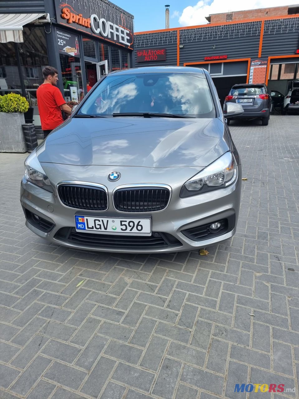 2016' BMW 216 Gran Tourer photo #2