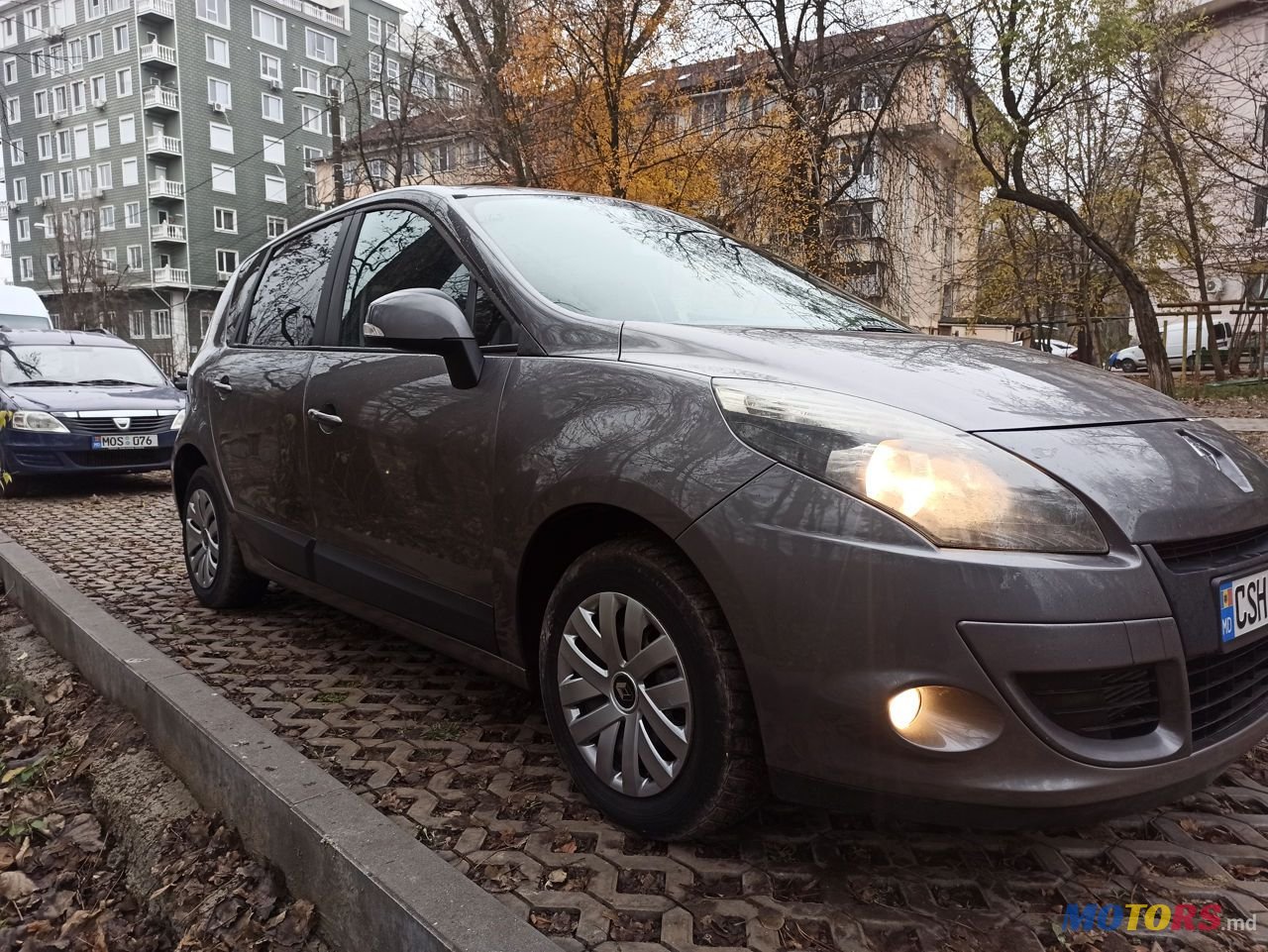 2010' Renault Scenic photo #6