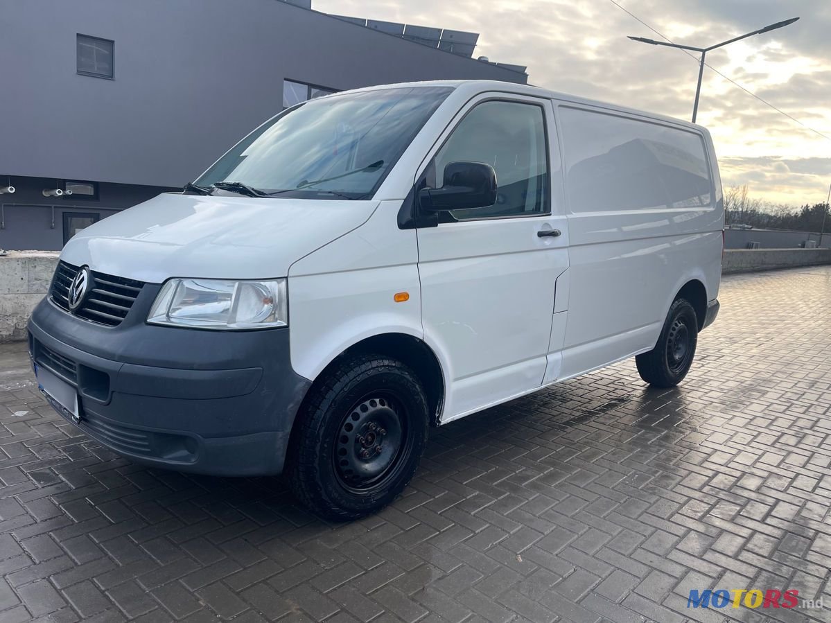 2004' Volkswagen Transporter photo #2