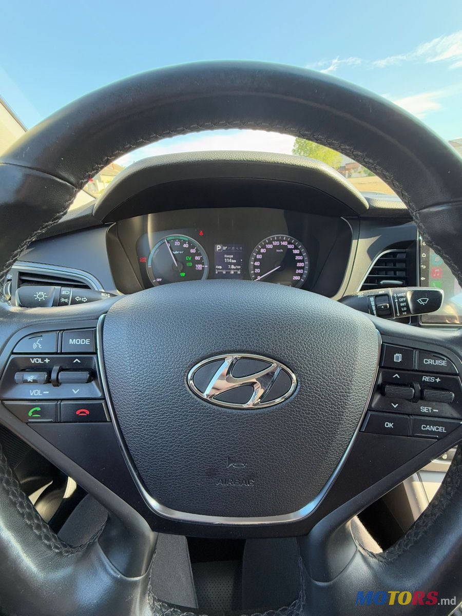 2016' Hyundai Sonata photo #4