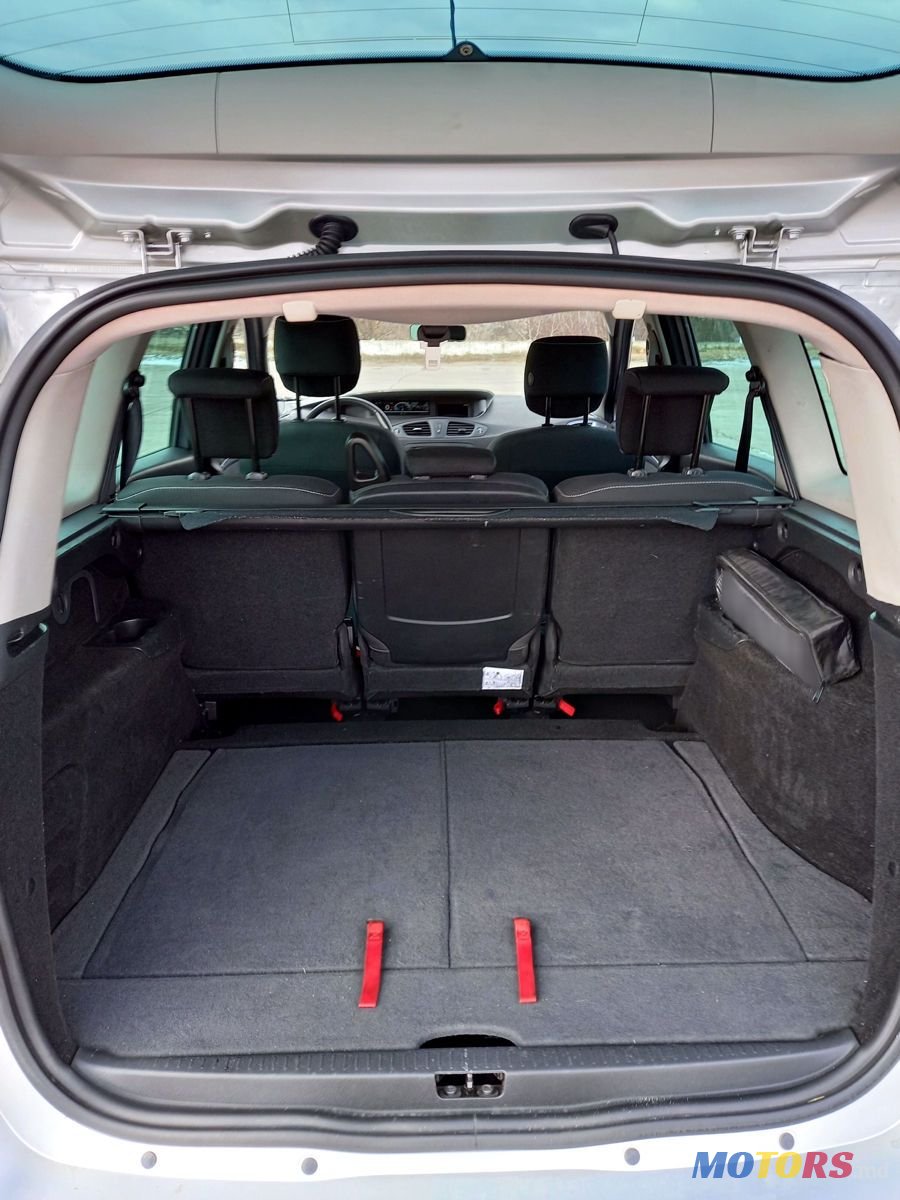 2015' Renault Grand Scenic photo #5