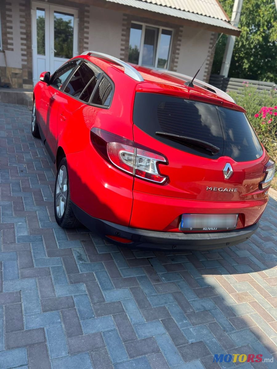 2012' Renault Megane photo #3