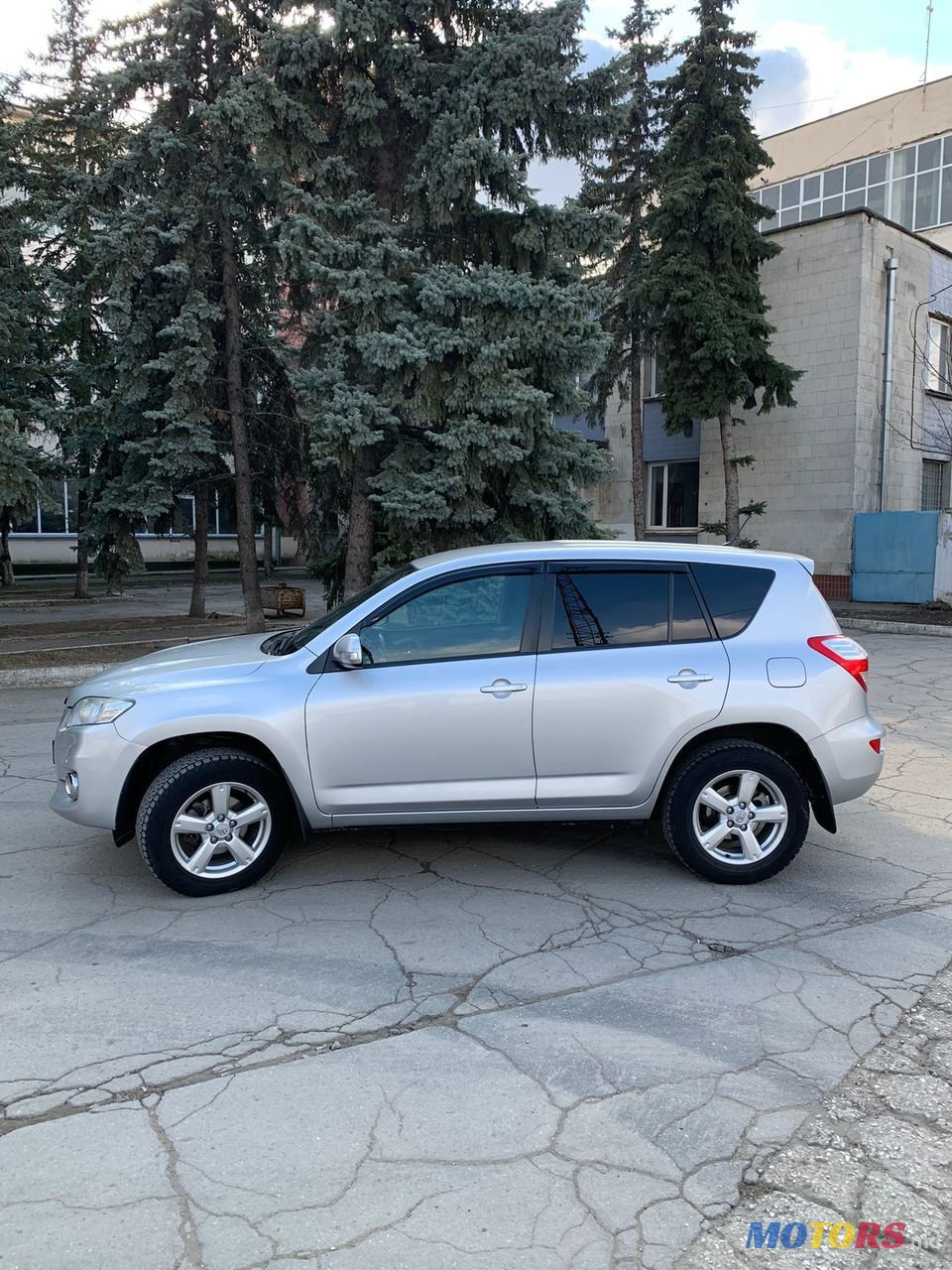 2010' Toyota RAV4 photo #3