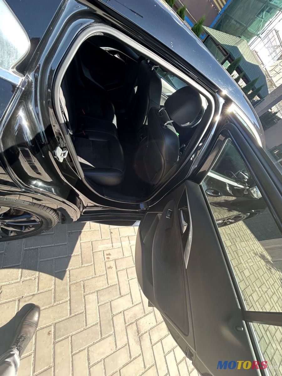 2016' Infiniti Q30 photo #4