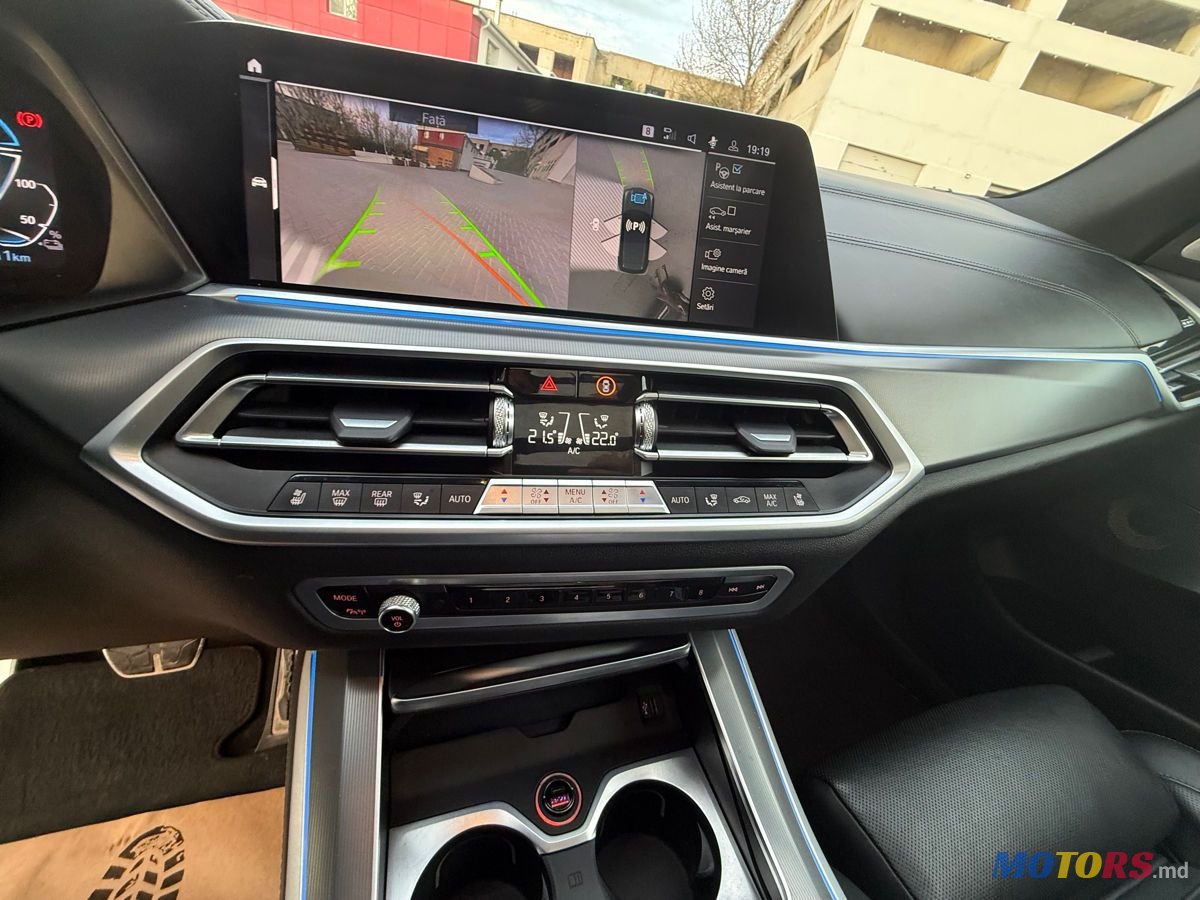 2022' BMW X5 photo #6