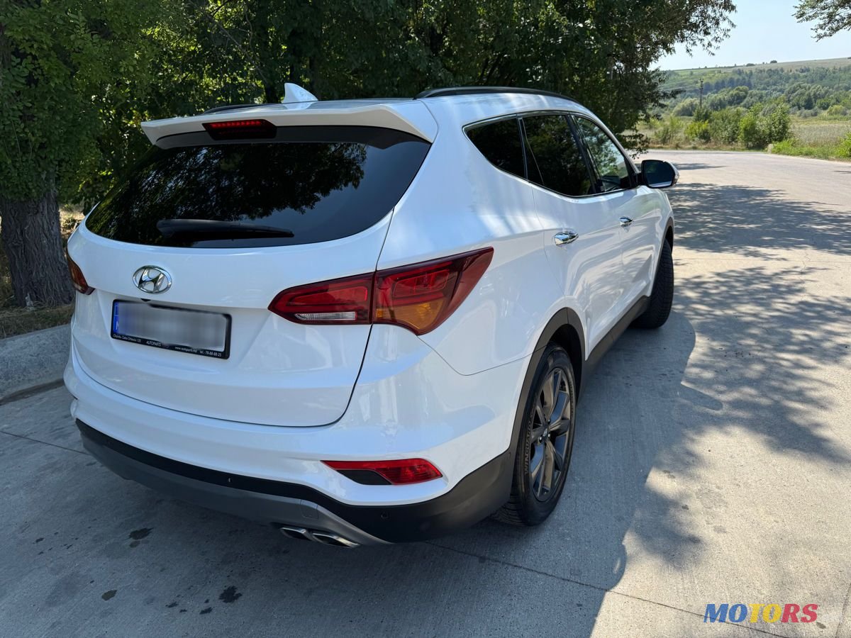 2017' Hyundai Santa Fe photo #4
