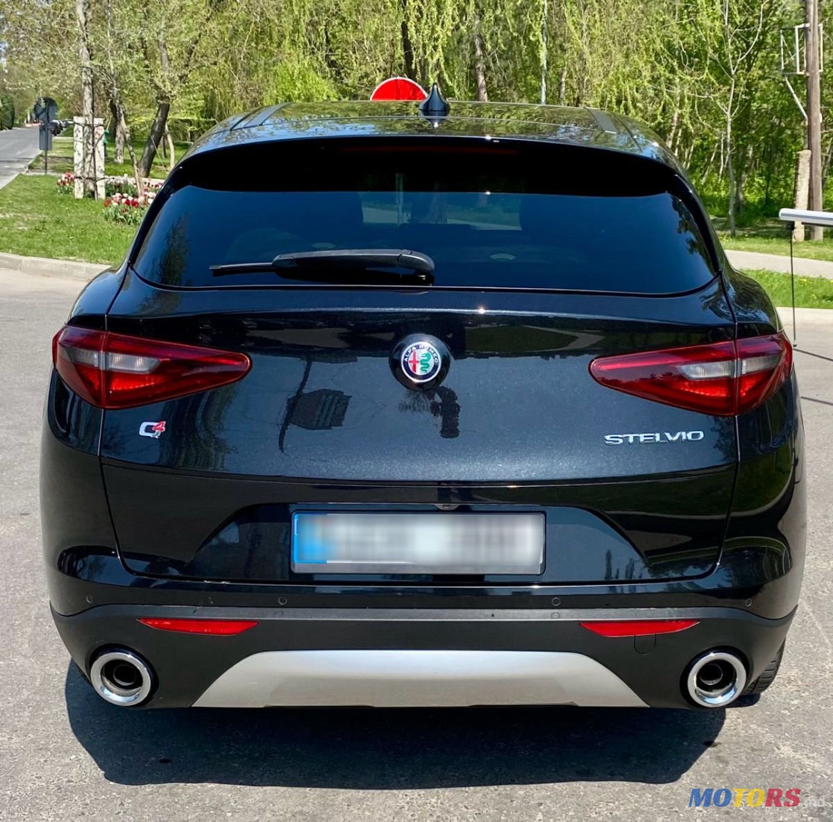 2017' Alfa Romeo Stelvio photo #5