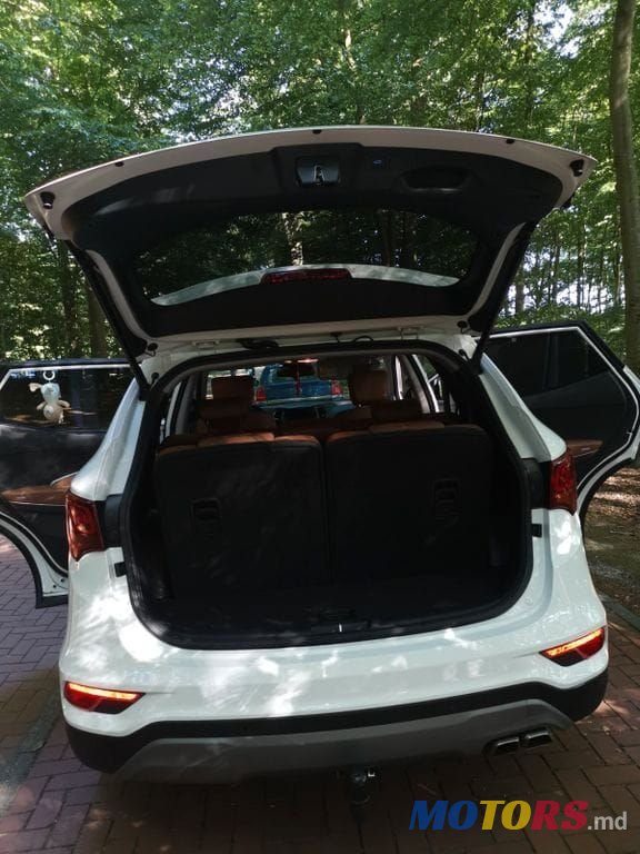 2018' Hyundai Santa Fe photo #3