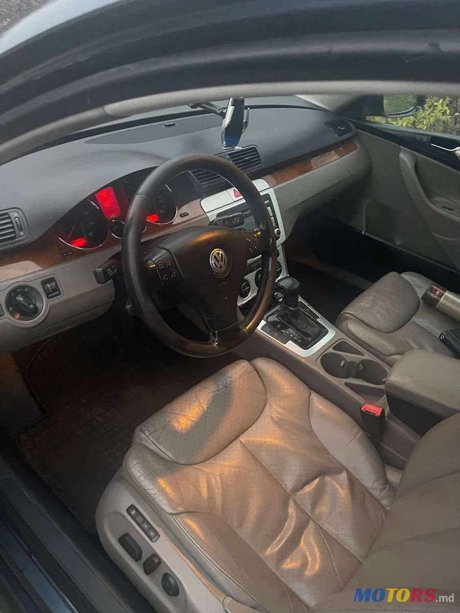 2008' Volkswagen Passat photo #2