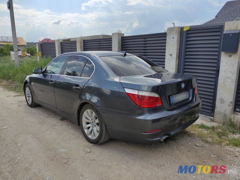 2010' BMW 5 Series photo #3