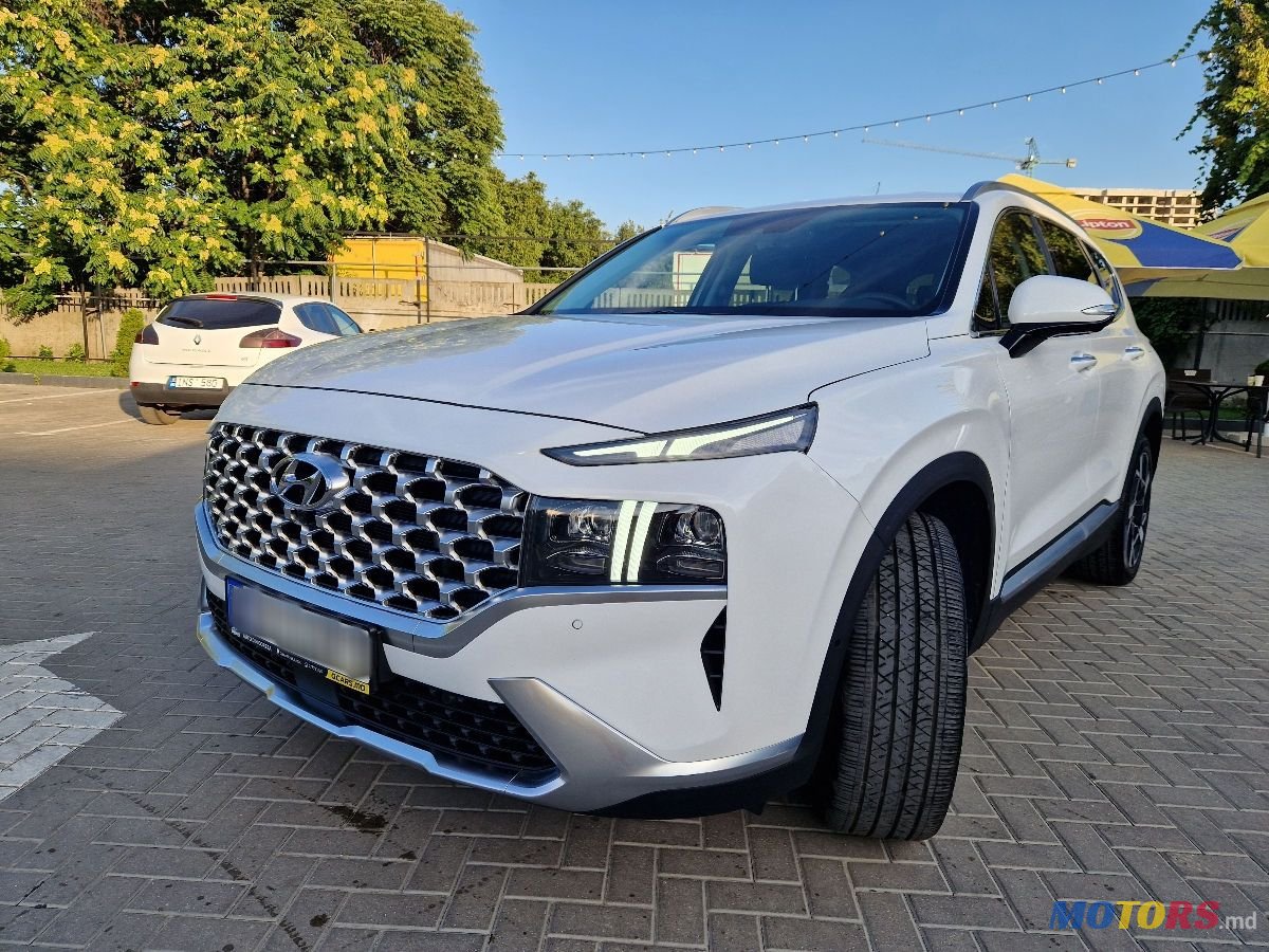 2020' Hyundai Santa Fe photo #2