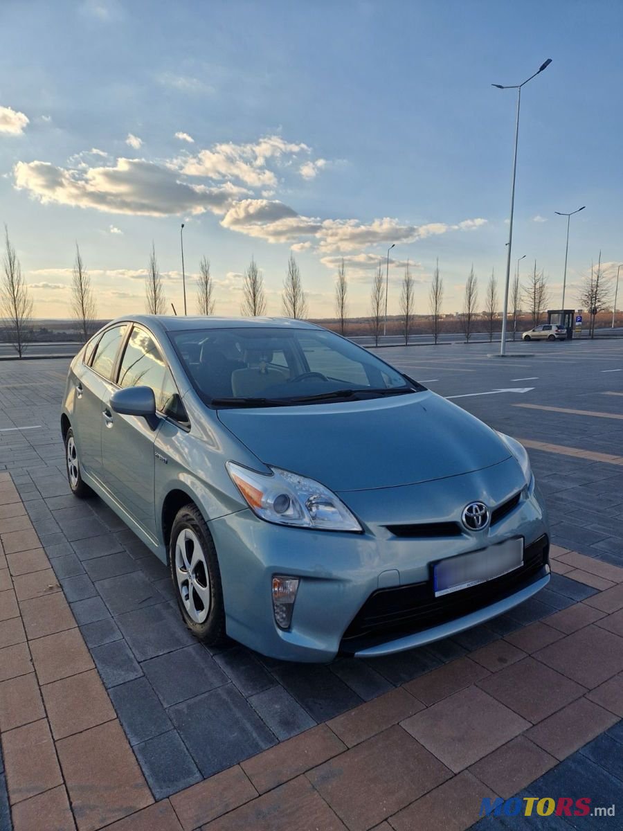 2014' Toyota Prius photo #5