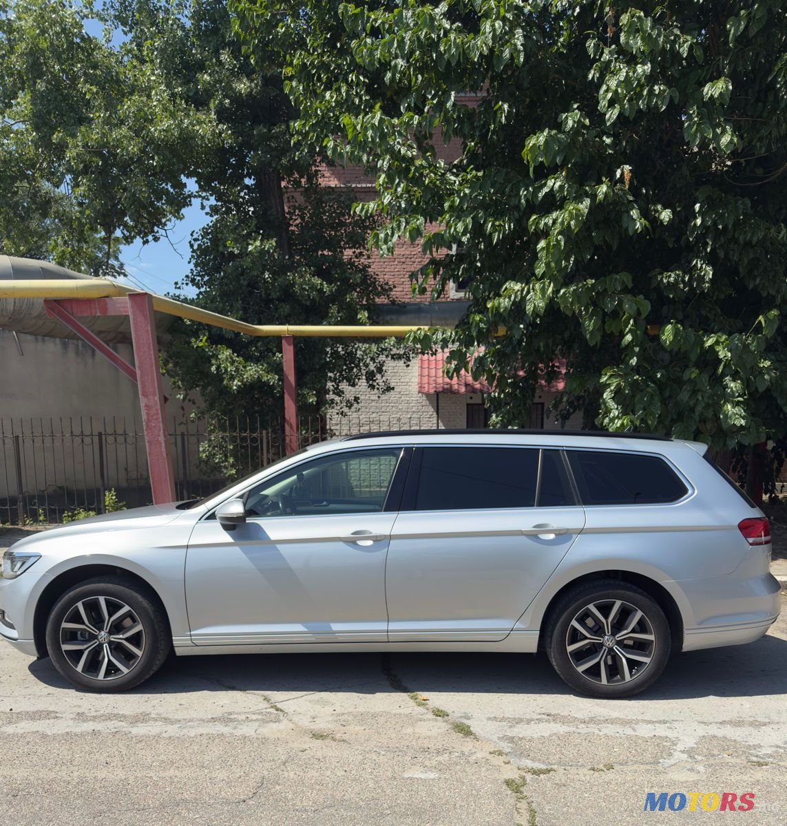 2017' Volkswagen Passat photo #3