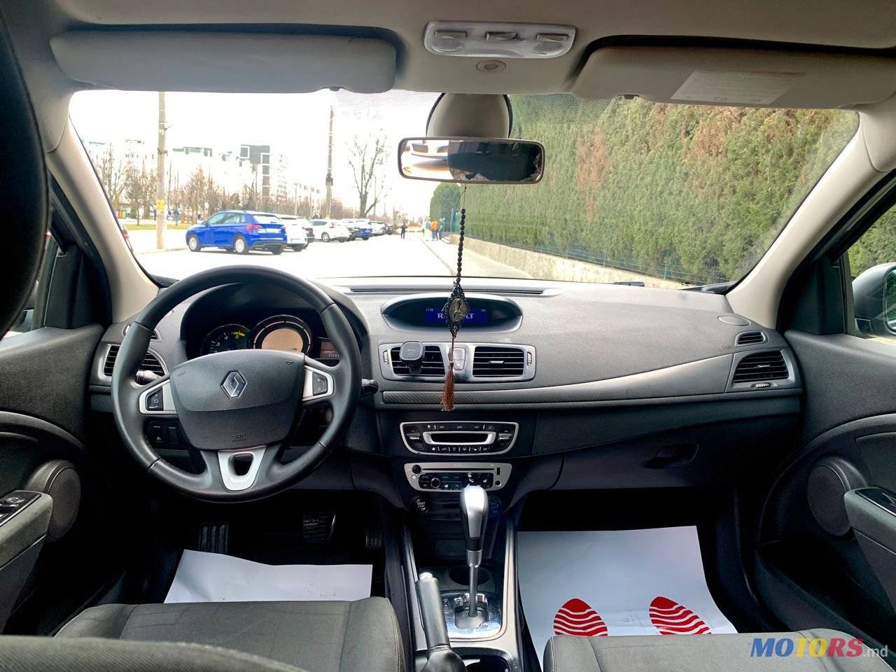 2012' Renault Megane photo #6