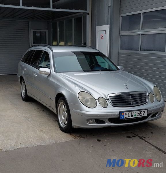 2005' Mercedes-Benz E Класс photo #3