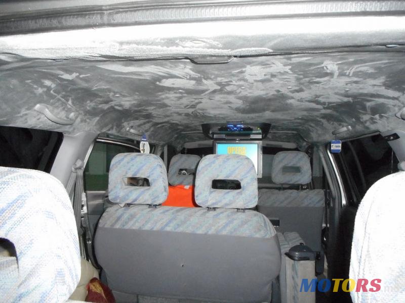 2000' Mitsubishi Space Gear photo #3