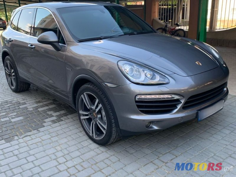 2010' Porsche Cayenne photo #1
