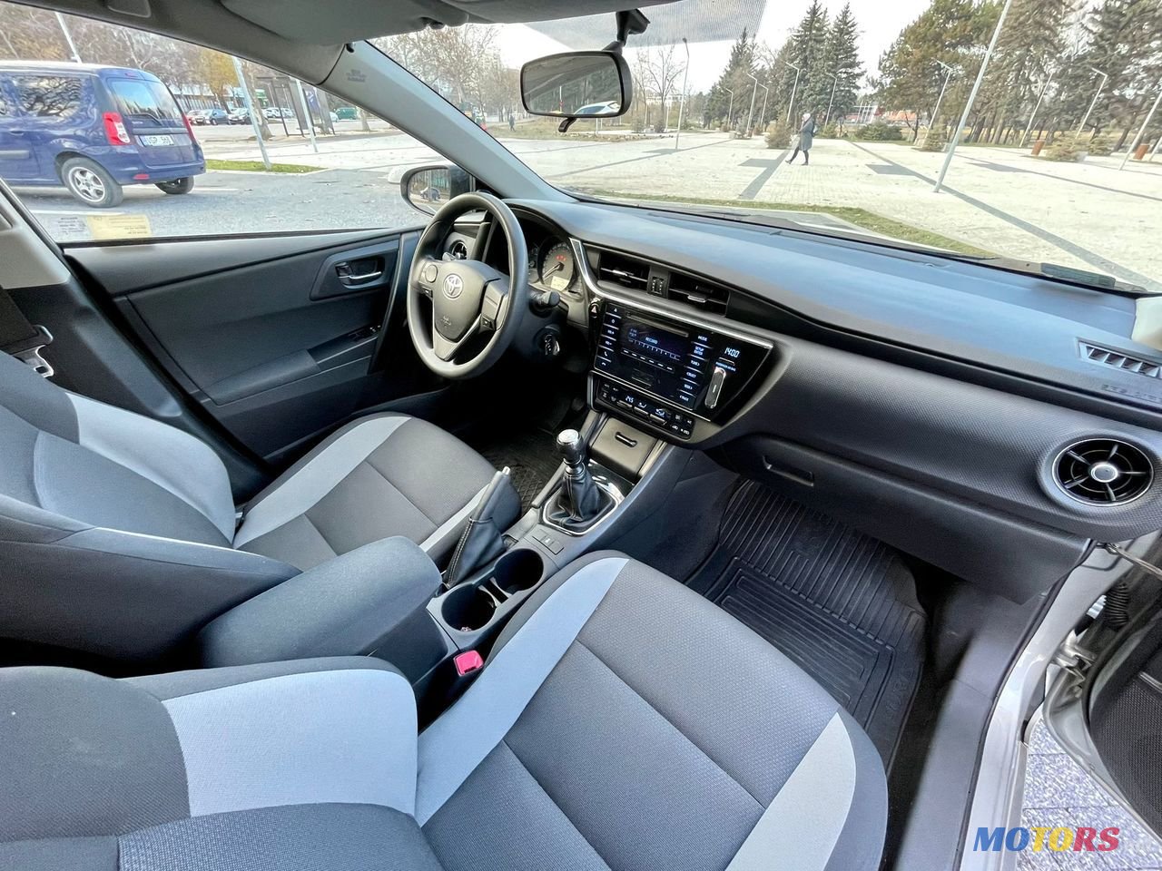 2015' Toyota Auris photo #6