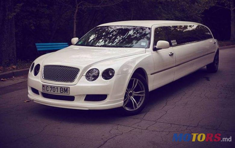 2000' Lincoln Town Car photo #1