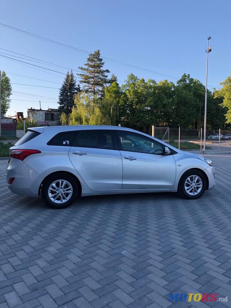 2012' Hyundai i30 photo #2