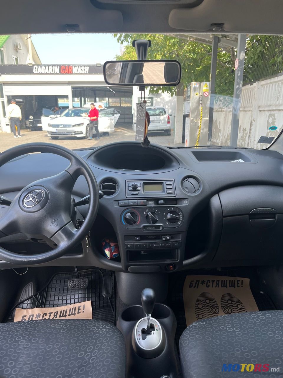 2004' Toyota Yaris photo #4