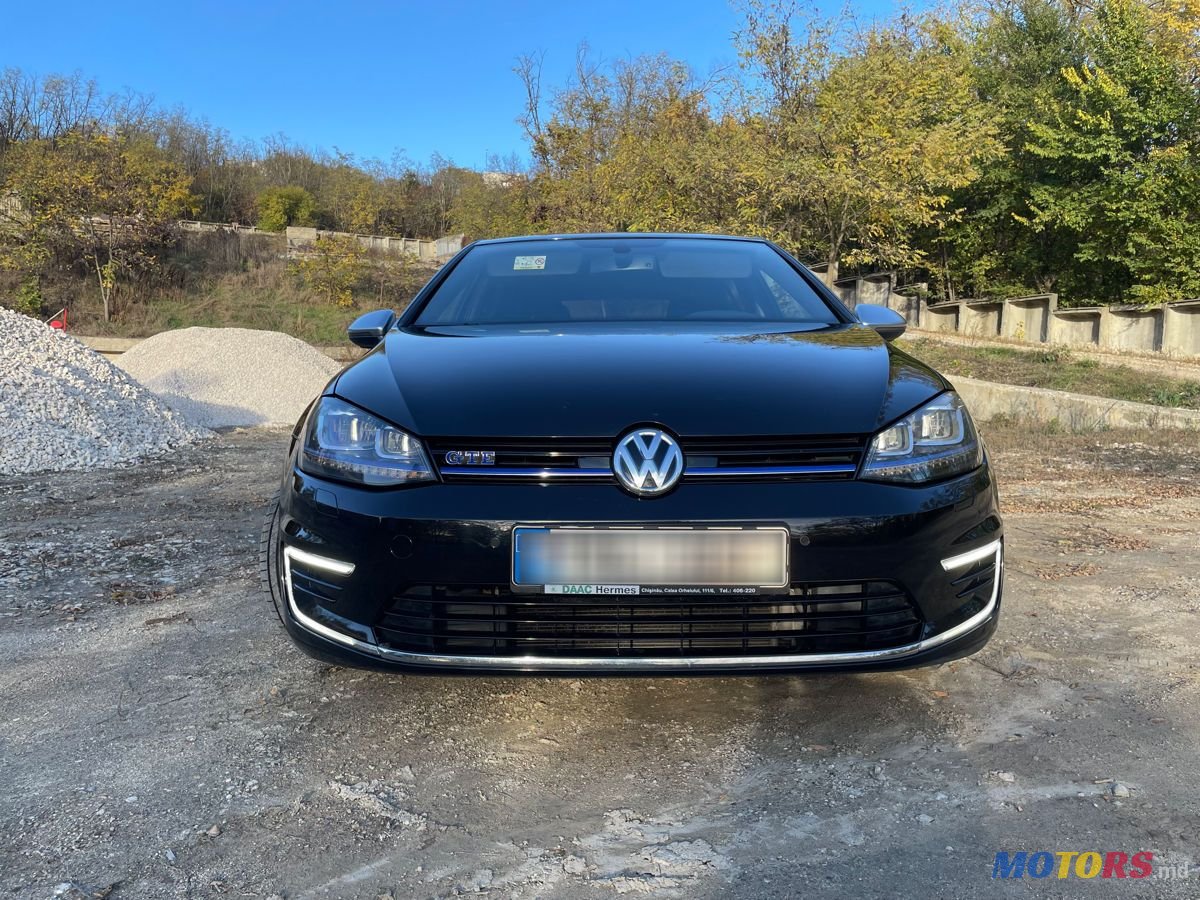 2016' Volkswagen Golf photo #2