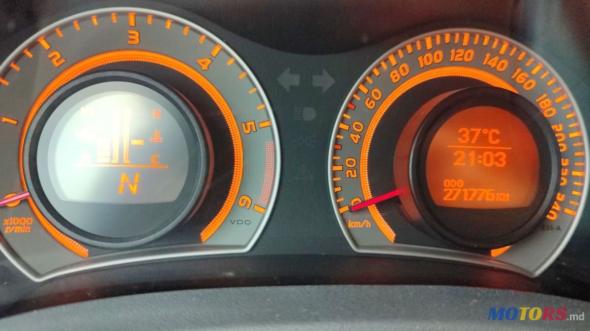 2007' Toyota Auris photo #1