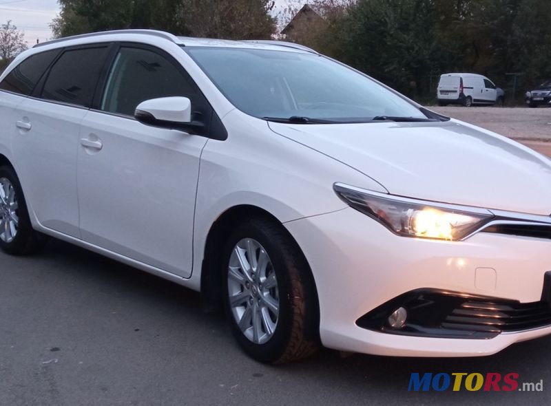 2016' Toyota Auris photo #6