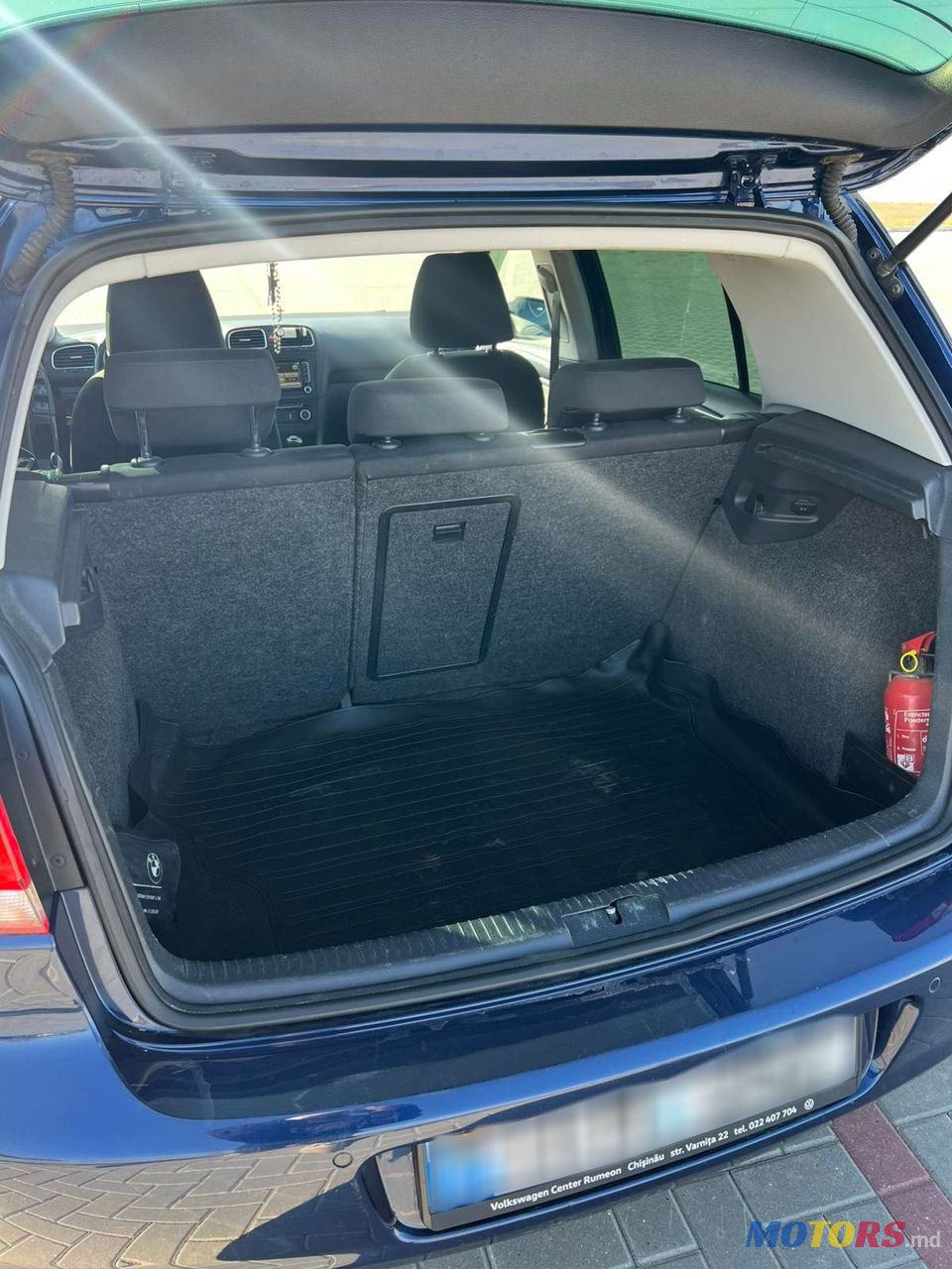 2011' Volkswagen Golf photo #4