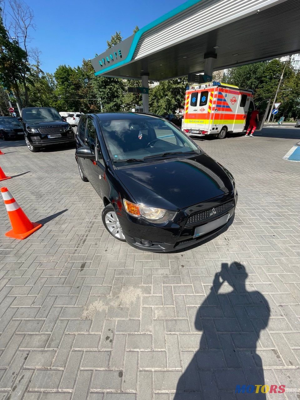 2009' Mitsubishi Colt photo #3