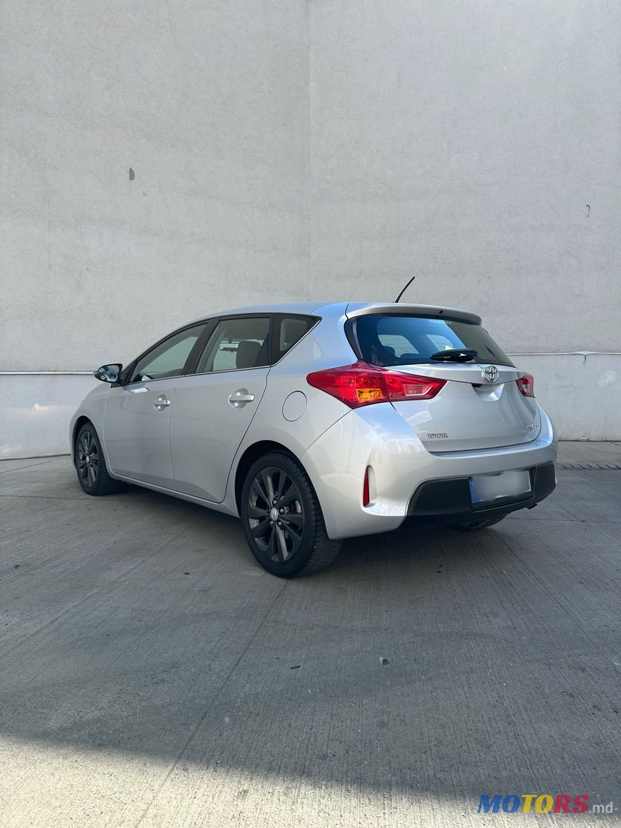 2014' Toyota Auris photo #6