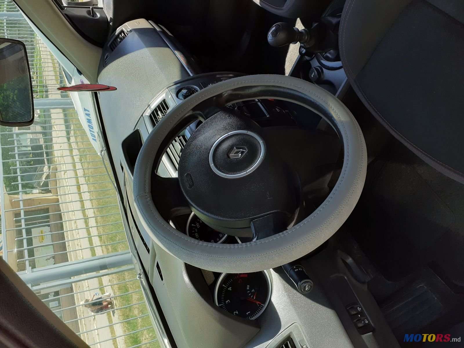 2007' Renault Megane photo #4