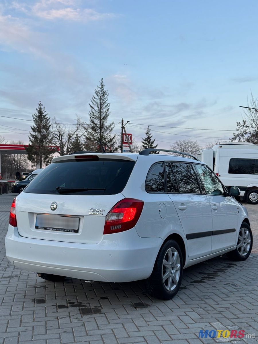 2009' Skoda Fabia photo #4