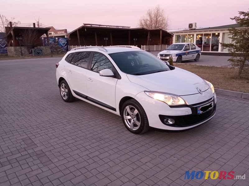 2013' Renault Megane photo #2