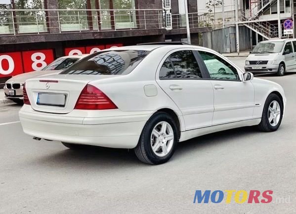 2004' Mercedes-Benz C-Class photo #2