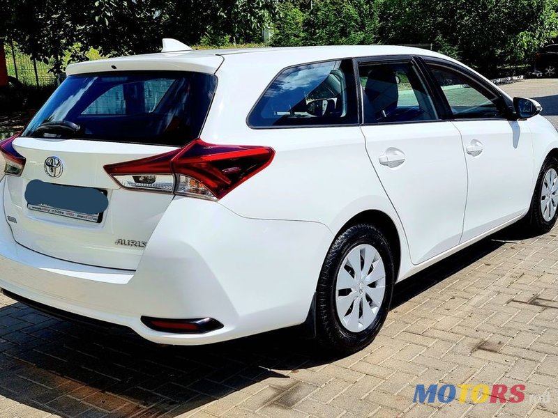 2016' Toyota Auris photo #2