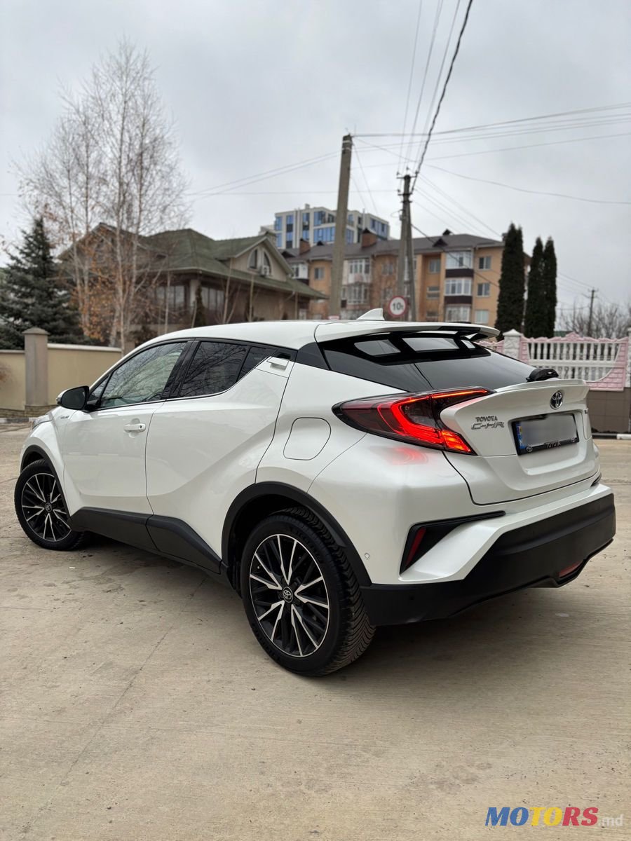 2018' Toyota C-HR photo #4