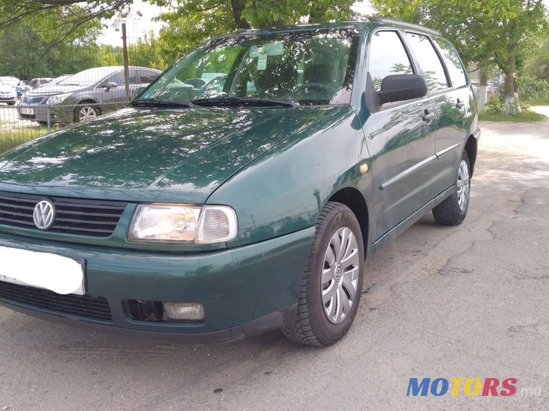 2001' Volkswagen Polo photo #1