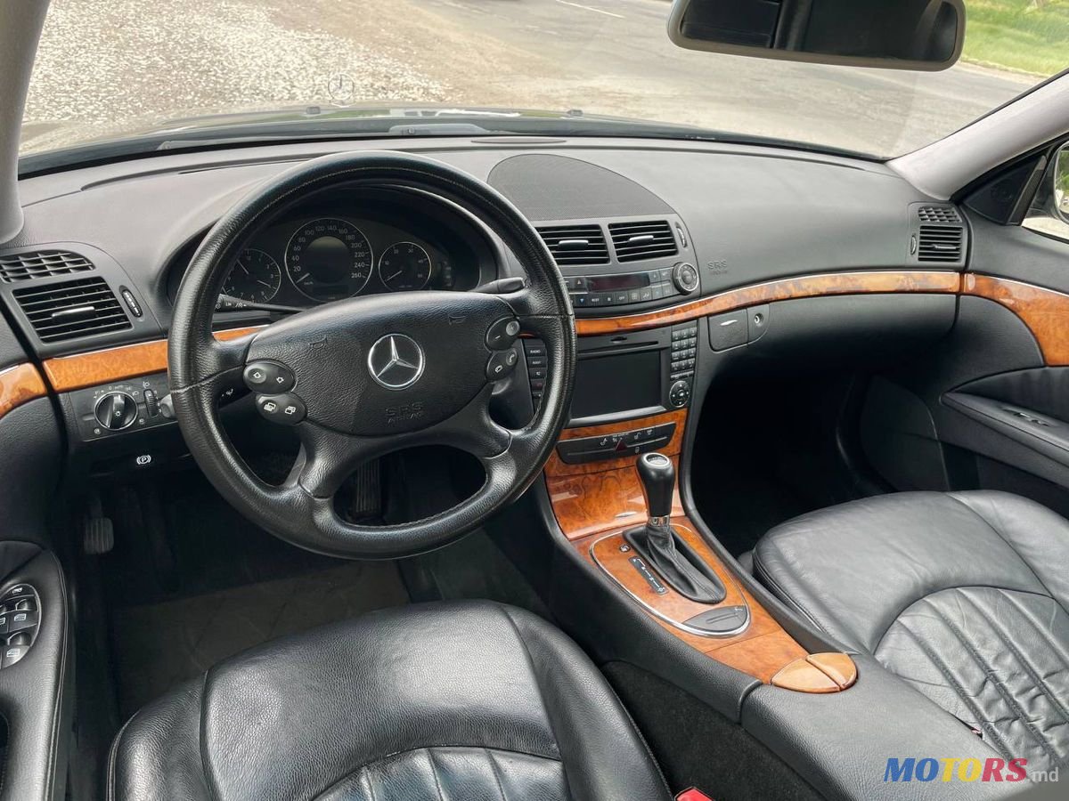 2008' Mercedes-Benz E Класс photo #6