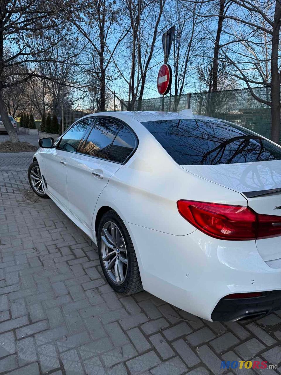 2017' BMW 5 Series photo #3