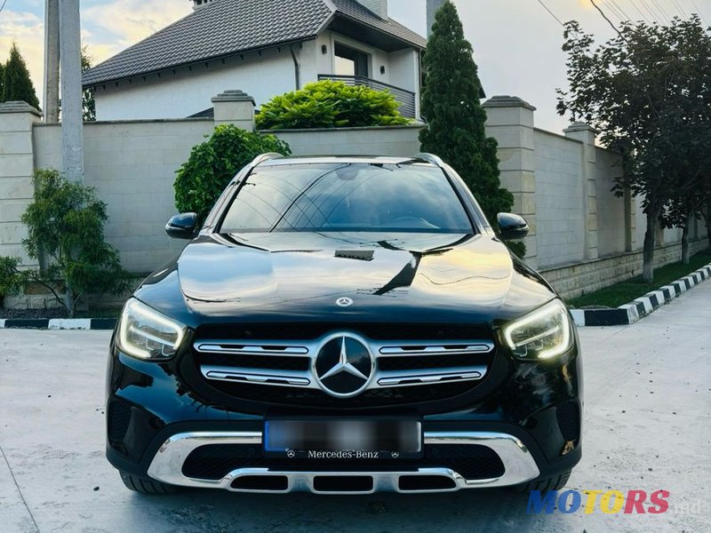 2021' Mercedes-Benz GLC photo #2