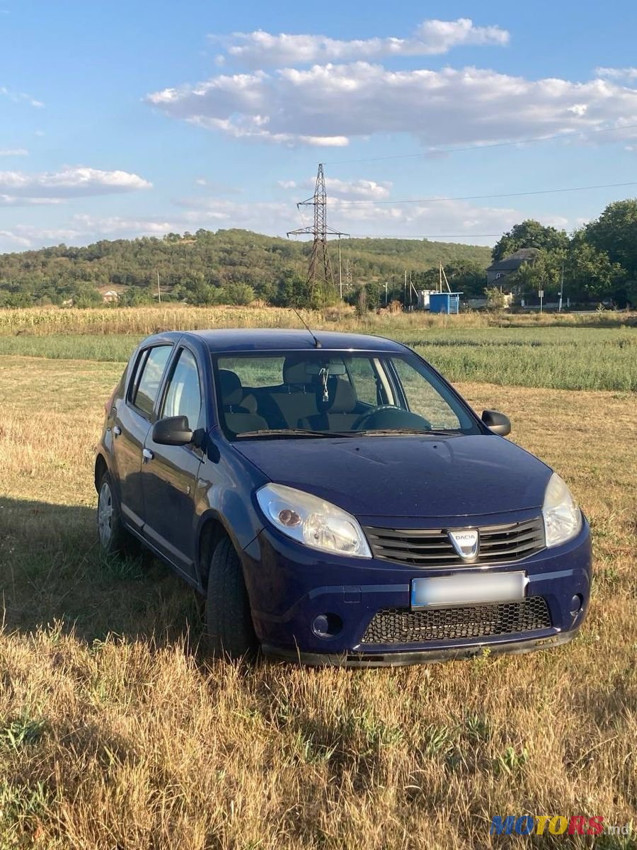 2009' Dacia Sandero photo #1