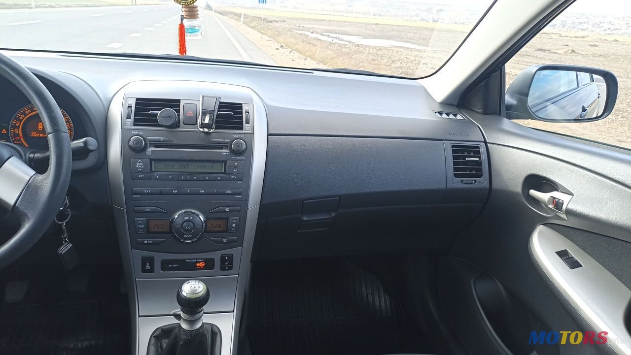 2010' Toyota Corolla photo #5