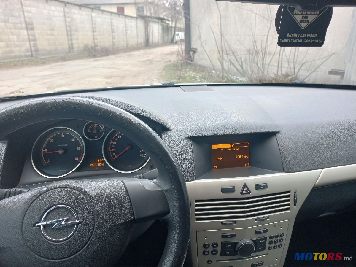 2008' Opel Astra photo #6