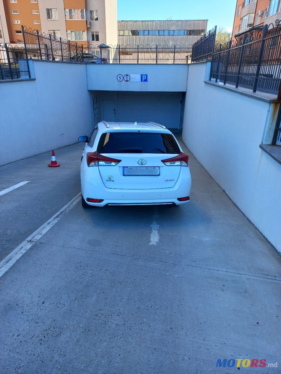 2015' Toyota Auris photo #6