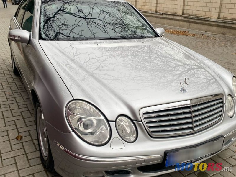 2004' Mercedes-Benz E-Class photo #1