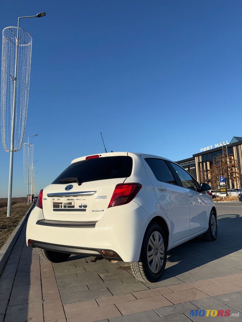 2015' Toyota Yaris photo #5